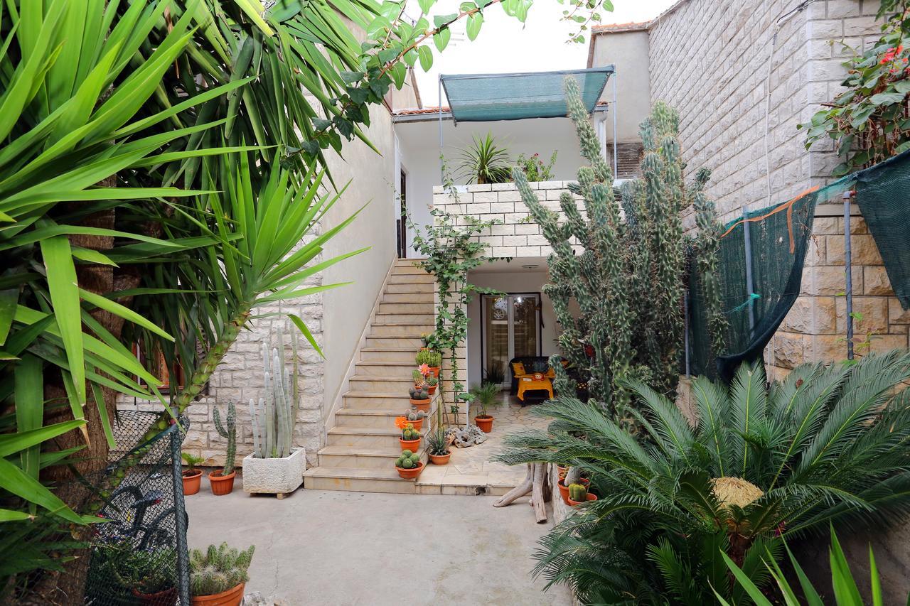 סופטאר Apartments M&J מראה חיצוני תמונה